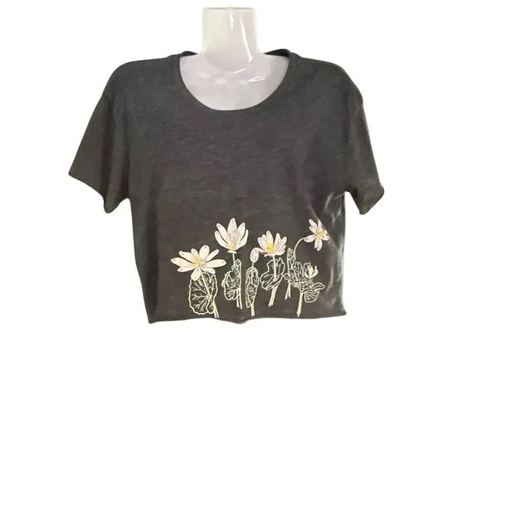 Custom Screen Print  Floral Crop Tee – Taproot Threads – Size M
